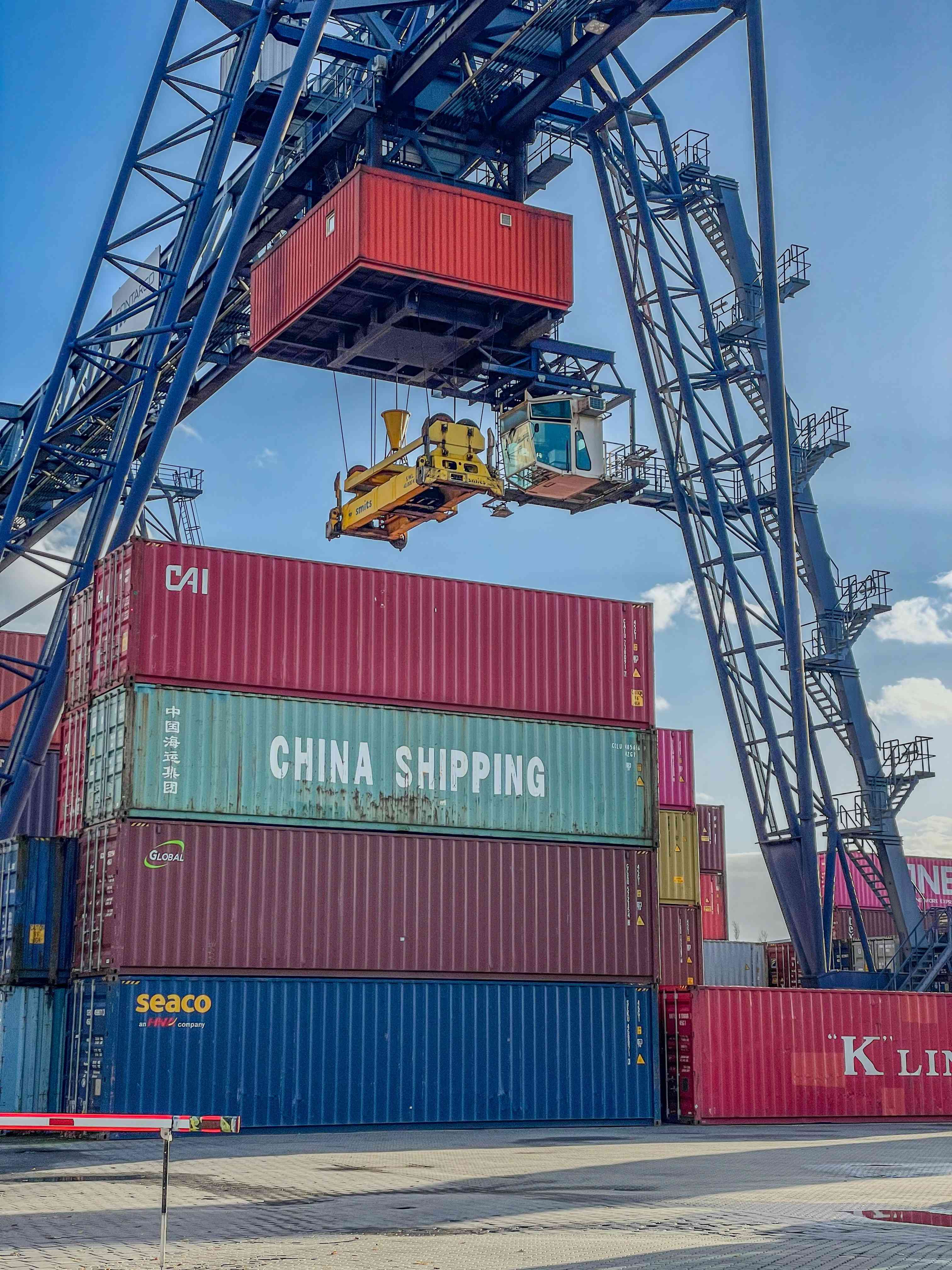 FCL Shipping cargo handled by the Bromley Logistics operations team